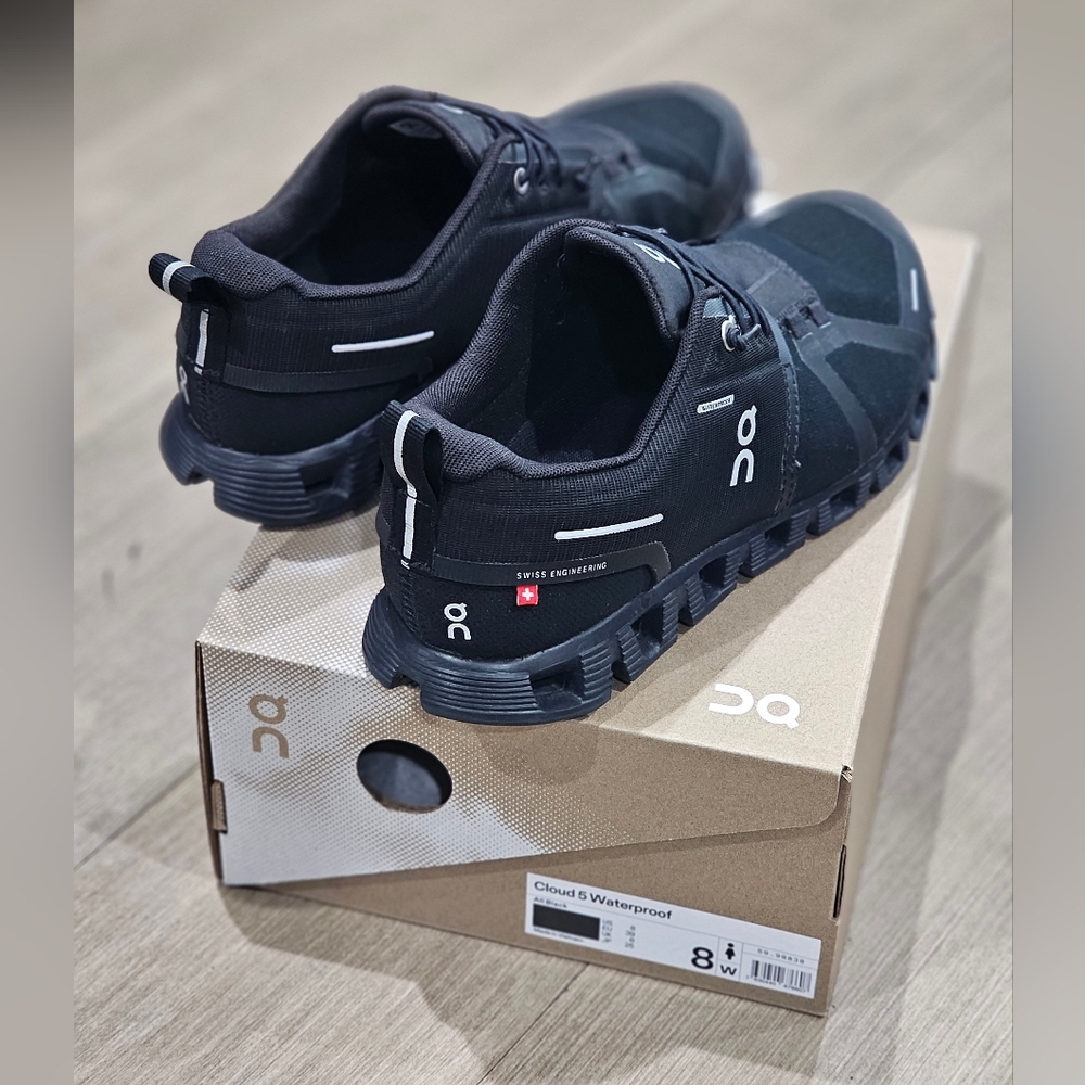 Women's ON Cloud 5 Waterproof Running Black Sneakers